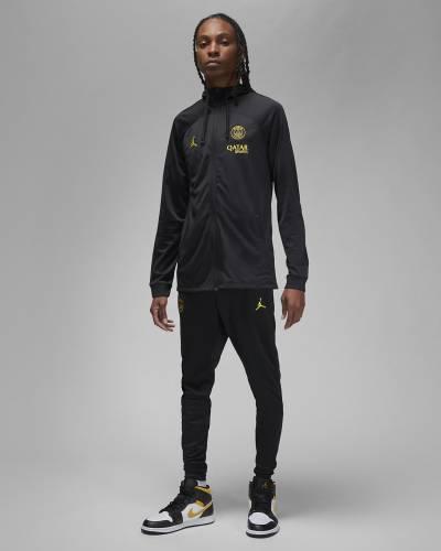 Paris_Saint_Germain_Strike_Fourth_Jordan_Dri_FIT_Hooded_Football_Tracksuit_Black_Tour_Yellow_01.jpeg
