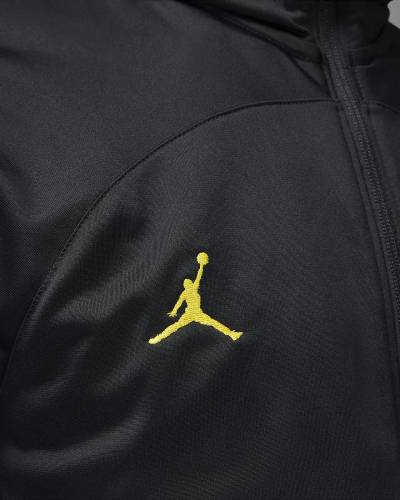 Paris_Saint_Germain_Strike_Fourth_Jordan_Dri_FIT_Hooded_Football_Tracksuit_Black_Tour_Yellow_04.jpeg