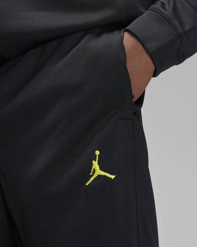 Paris_Saint_Germain_Strike_Fourth_Jordan_Dri_FIT_Hooded_Football_Tracksuit_Black_Tour_Yellow_06.jpeg