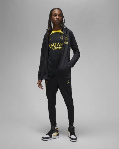 Paris_Saint_Germain_Strike_Fourth_Jordan_Dri_FIT_Hooded_Football_Tracksuit_Black_Tour_Yellow_10.jpeg