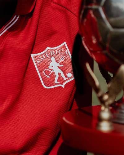 america_de_cali_25_26_le_coq_sportif_home_kit_b.jpg