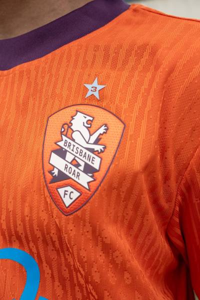 brisbane_roar_25_26_cikers_home_kit_e.jpg
