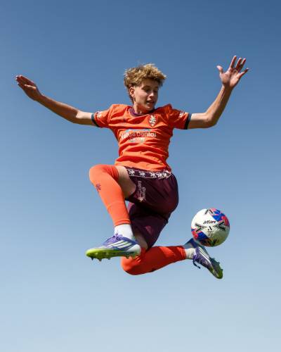 brisbane_roar_25_26_cikers_home_kit_g2.jpg