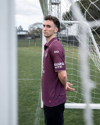 brisbane_roar_25_26_cikers_away_kit_b.jpg