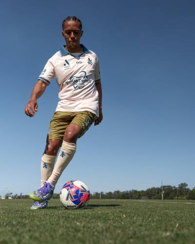 brisbane_roar_25_26_cikers_third_kit_d.jpg