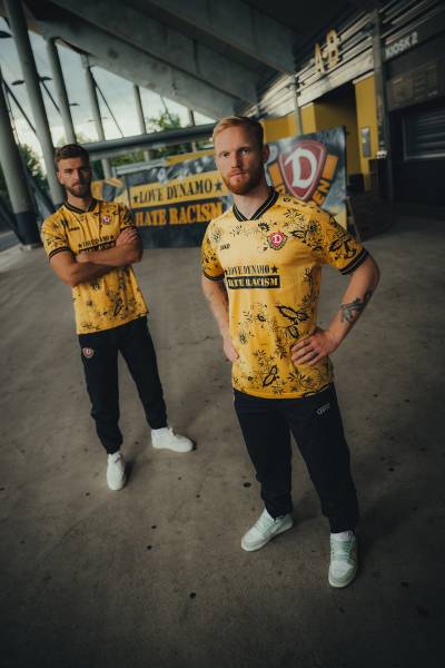 dynamo_dresden_25_26_love_dynamo_hate_racism_shirt_1_3.jpg
