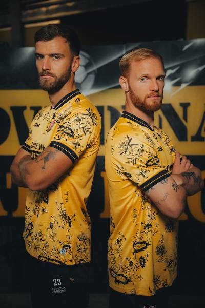 dynamo_dresden_25_26_love_dynamo_hate_racism_shirt_2.jpg