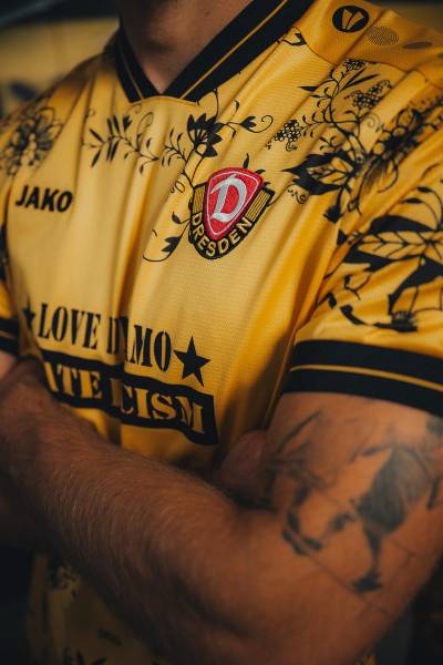 dynamo_dresden_25_26_love_dynamo_hate_racism_shirt_5.jpg