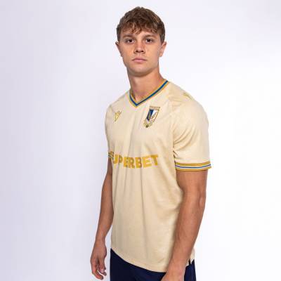lech_poznan_25_26_macron_fourth_kit_c.jpg