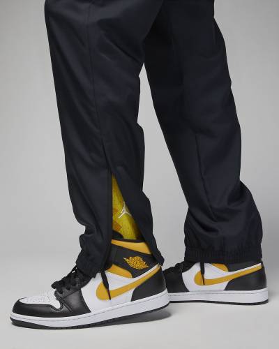 Paris_Saint_Germain_Strike_Fourth_Jordan_Dri_FIT_Woven_Football_Tracksuit_Black_Tour_Yellow_6.jpeg