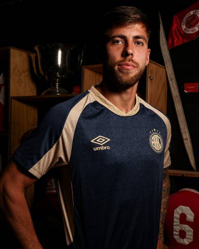 argentinos_juniors_2025_umbro_third_kit_a.jpg