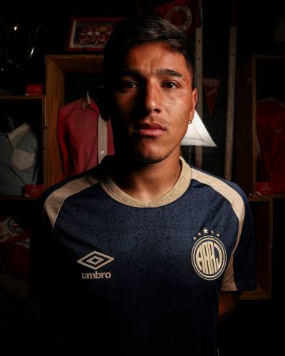 argentinos_juniors_2025_umbro_third_kit_b.jpg