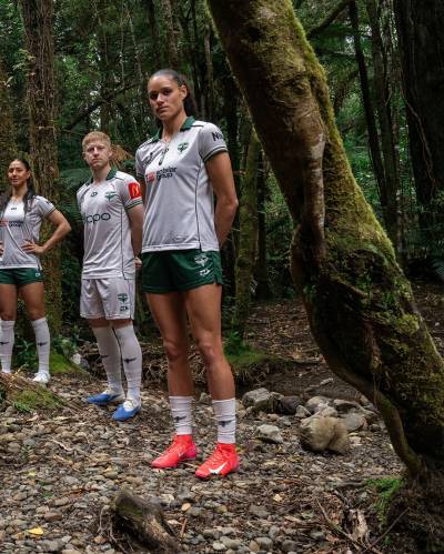 wellington_phoenix_25_26_dynasty_sport_away_kit_e.jpg