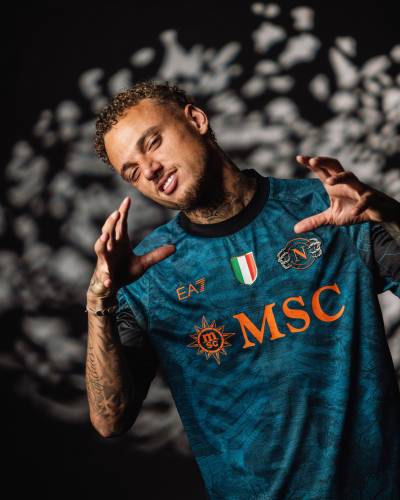 napoli_25_26_ea7_halloween_shirt_b.jpg