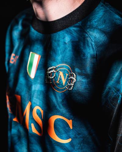 napoli_25_26_ea7_halloween_shirt_d.jpg