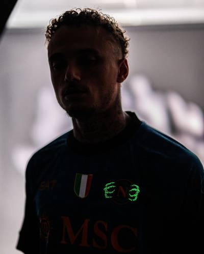 napoli_25_26_ea7_halloween_shirt_e.jpg