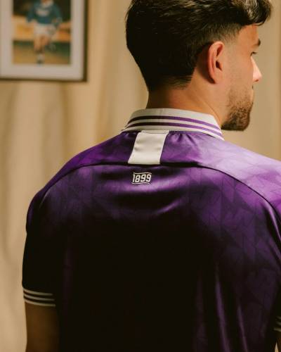 torquay_united_25_26_vx3_third_kit_f.jpg