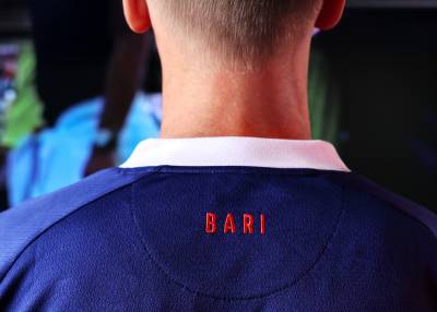 bari_25_26_errea_third_kit_f.jpg