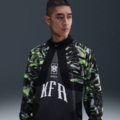 nike_korea_authentic_goalkeeper_shirt_leaked_b.jpeg