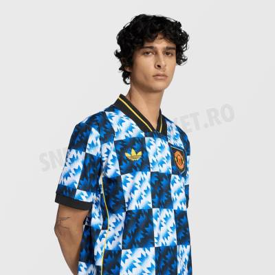 manchester_united_2025_adidas_lfstlr_jersey_leaked_d.jpeg
