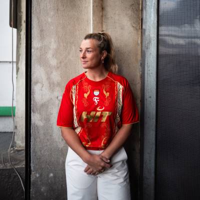 fortuna_koln_25_26_robey_carnival_shirt_3.jpg