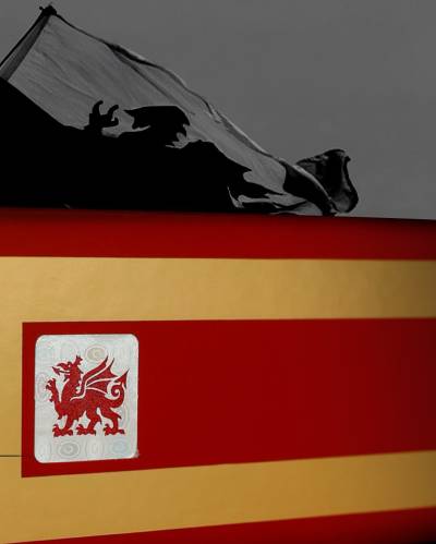 wrexham_afc_25_26_limited_edition_legends_shirt_4.jpg