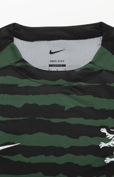 sporting_cp_25_26_nike_christmas_shirt_3.jpeg