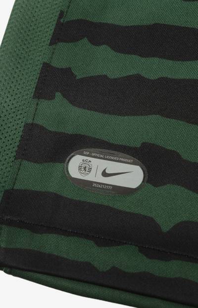 sporting_cp_25_26_nike_christmas_shirt_6.jpeg