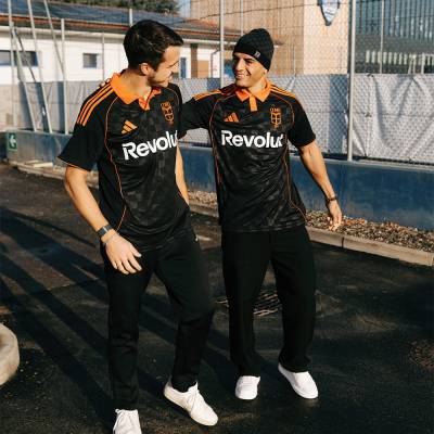 como_25_26_adidas_third_kit_2.jpg