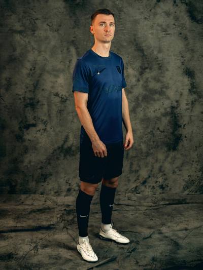 krc_genk_2025_nike_warmste_week_shirt_f.jpg
