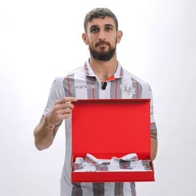 us_cremonese_2025_acerbis_christmas_shirt_c1.jpg