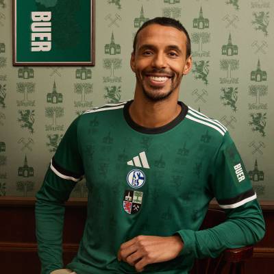 schalke_04_gelsenkirchen_150th_anniversary_jersey_a.jpg