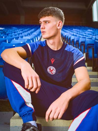 crystal_palace_macron_2025_vintage_capsule_collection_08.jpg
