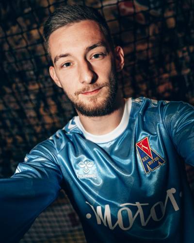 motor_lublin_2025_hummel_75th_anniversary_shirt_4.jpg