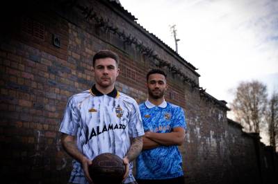 port_vale_1991_92_home_and_away_retro_shirts_e.jpeg
