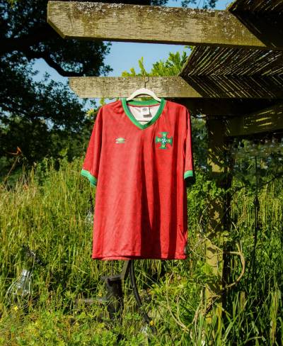 football_shirt_collector_zekey_a.jpg