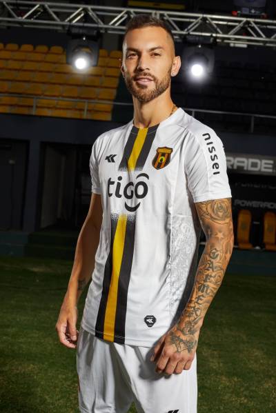 club_guarani_2023_kyrios_home_away_kits_g.jpeg
