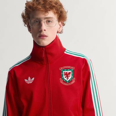 wales_150th_anniversary_track_top_01.jpg