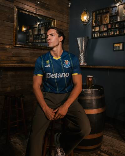 fc_porto_25_26_new_balance_fourth_kit_a.jpg