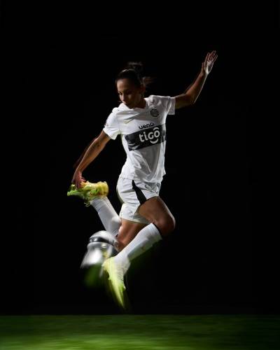 club_olimpia_2026_nike_home_kit_b.jpg