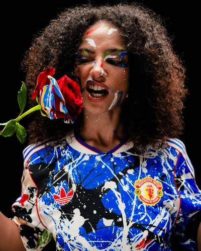 manchester_united_stone_roses_jersey_f.jpg