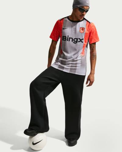 chelsea_2026_nike_pre_match_jersey_a2.jpeg