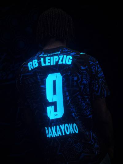rb_leipzig_25_26_puma_fourth_glow_in_the_dark_kit_c.jpg