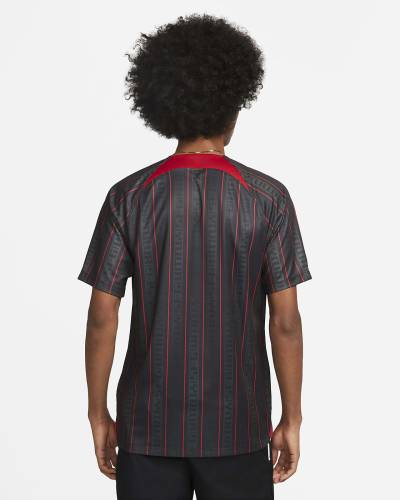lebron_liverpool_football_shirt_2.jpeg