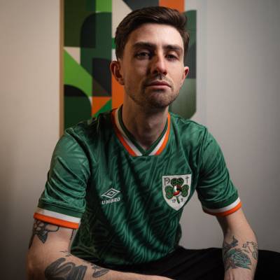 umbro_17_3_2026_football_jersey_green_02.jpg