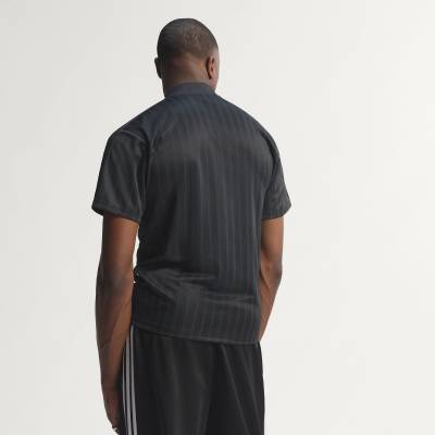 liverpool_adidas_special_95_jersey_02.jpg