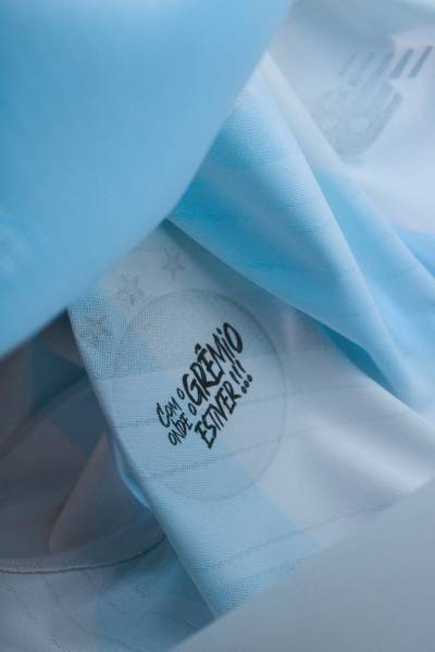 gremio_2026_new_balance_away_kit_c.jpg