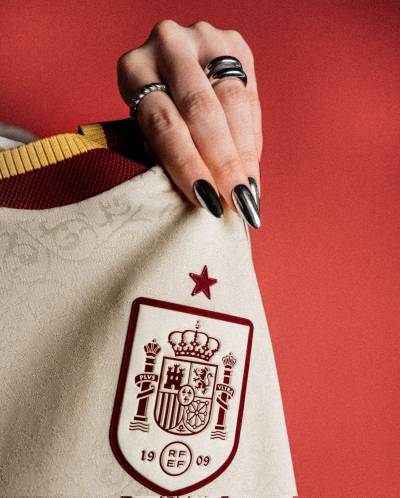 spain_2026_adidas_away_kit_3.jpeg