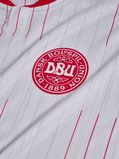 denmark_2026_hummel_away_kit_d.jpg