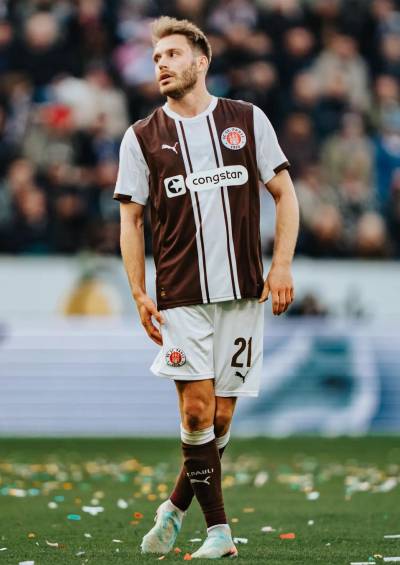 st_pauli_2026_puma_special_edition_1974_kit_f.jpg